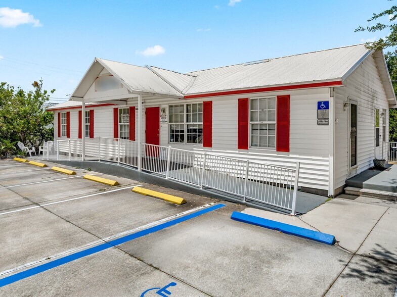 More Photos Of 5660 Micco Rd, Micco Office For Sale
