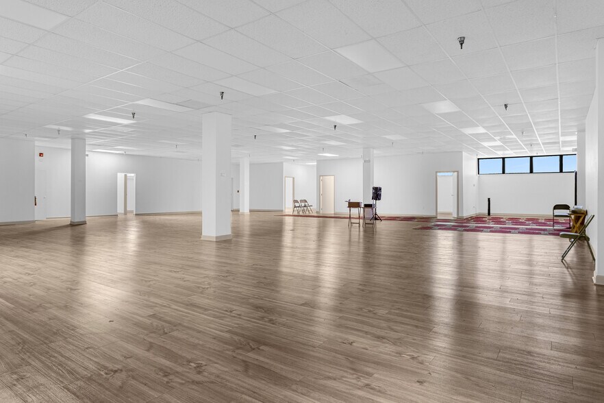 More Photos Of 927 Fern St, Altamonte Springs Light Manufacturing For Sale