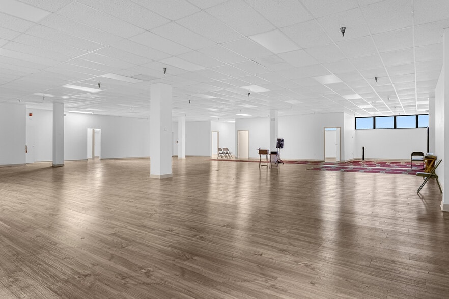 More Photos Of 927 Fern St, Altamonte Springs Light Manufacturing For Lease