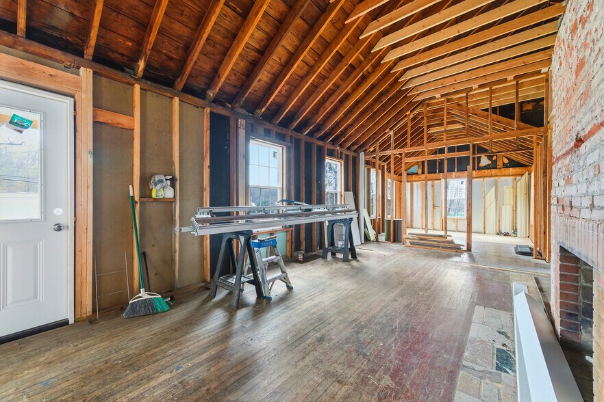 More Photos Of 2879 Wildwood Road Ext, Allison Park Office For Lease