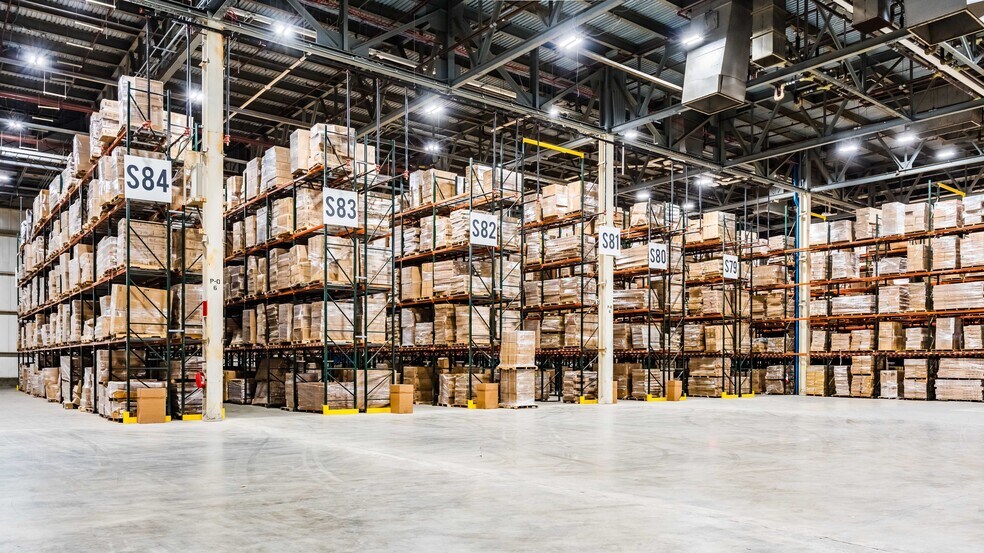 More Photos Of 5401 Baumhart Rd, Lorain Unknown For Lease