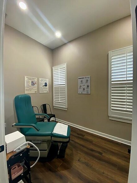 More Photos Of 144 Old Town Blvd N, Argyle Office For Lease