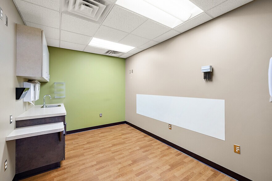 More Photos Of 1794 N Lapeer Rd, Lapeer Medical For Sale