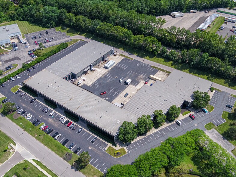 More Photos Of 4689-4777 Hilton Corporate Dr, Columbus Flex For Lease