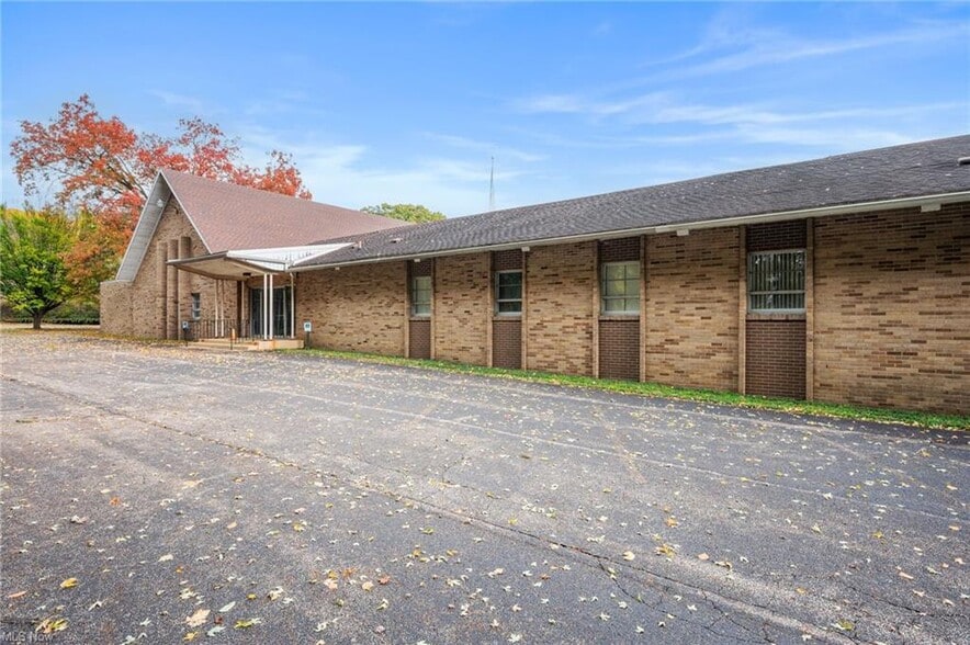 Primary Photo Of 1900 East Ave, Akron Religious Facility For Sale