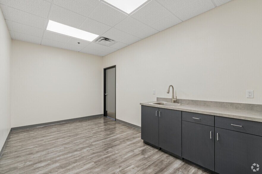 More Photos Of 5302 W Buckeye Rd, Phoenix Unknown For Lease