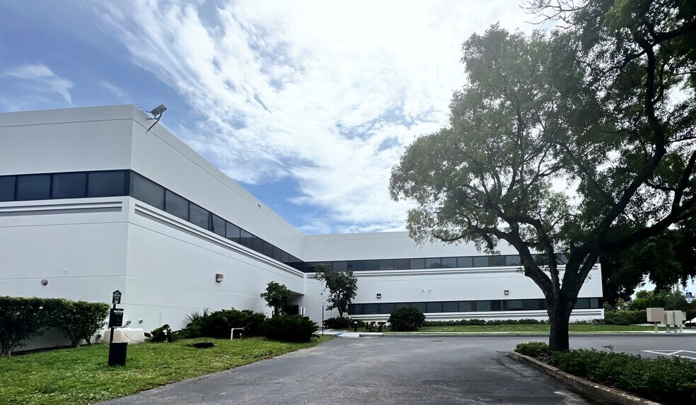 More Photos Of 1690 S Congress Ave, Delray Beach Coworking Space