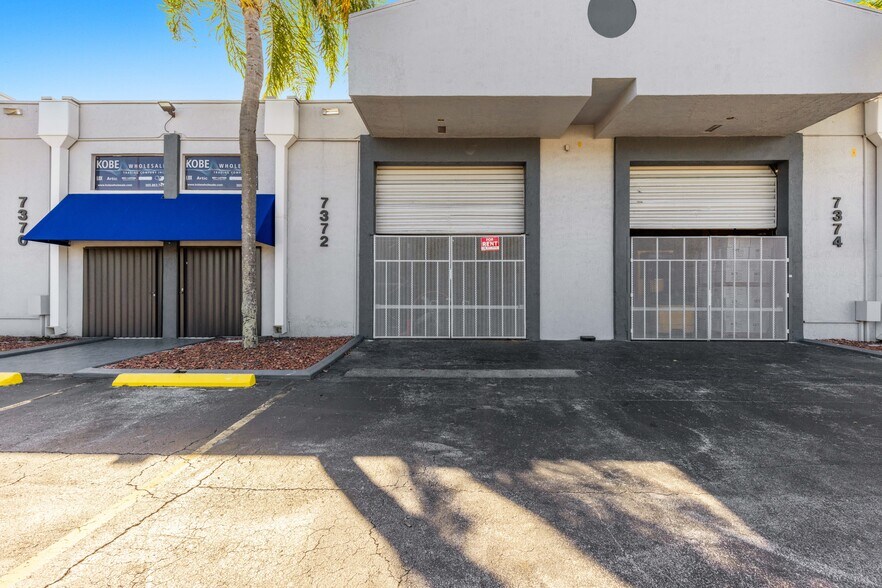 More Photos Of 7370-7384 NW 56th St, Miami Warehouse For Lease