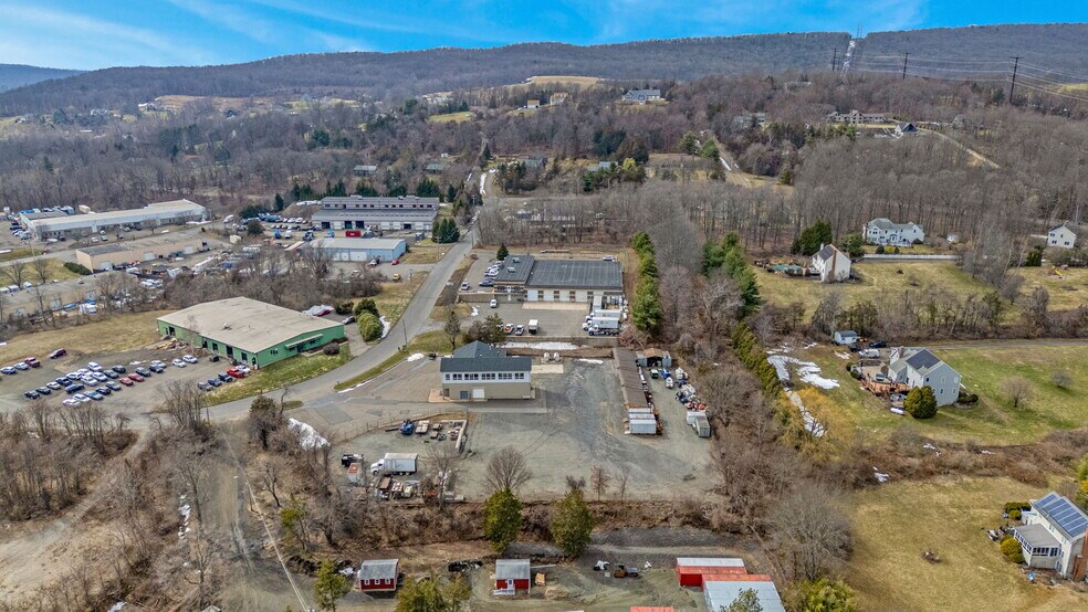 More Photos Of 75 Commerce Cir, Durham Service For Lease