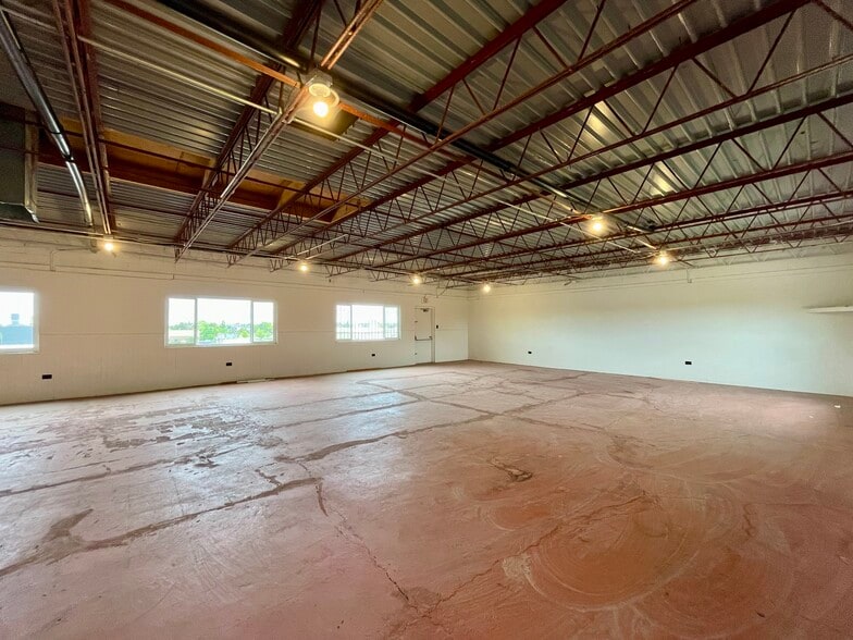 More Photos Of 2323 Dayton St, Aurora Freestanding For Lease