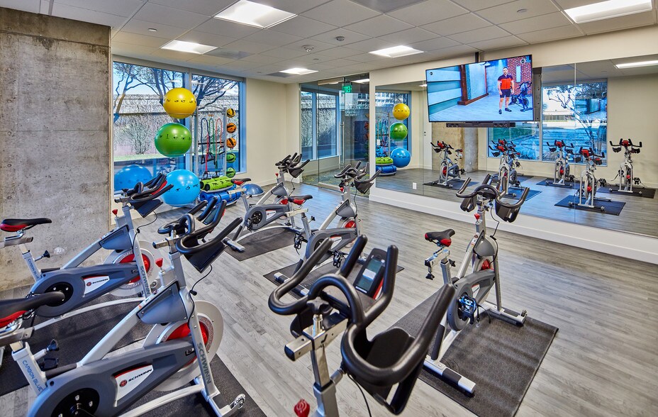 More Photos Of 5005 Lyndon B Johnson Fwy, Dallas Office For Lease