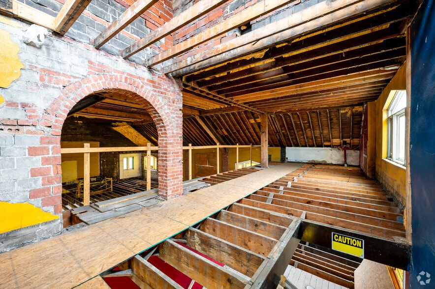 More Photos Of 1001 Hosbrook St, Indianapolis Religious Facility For Sale