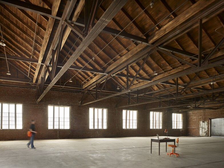 More Photos Of 1800 E State St, Hamilton Showroom For Lease