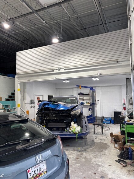 More Photos Of 9102 Industry Dr, Manassas Park Warehouse For Sale