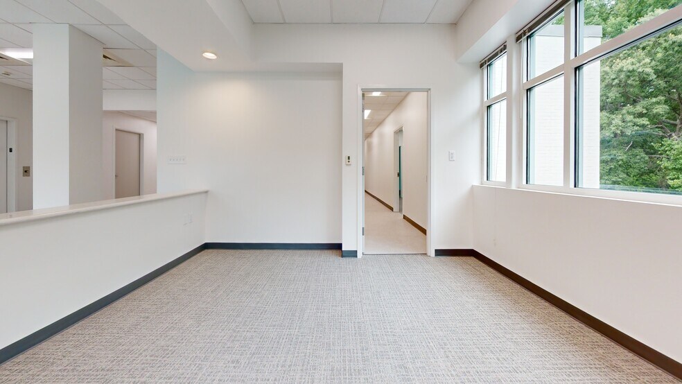 More Photos Of 105 SW Cary Pky, Cary Medical For Lease