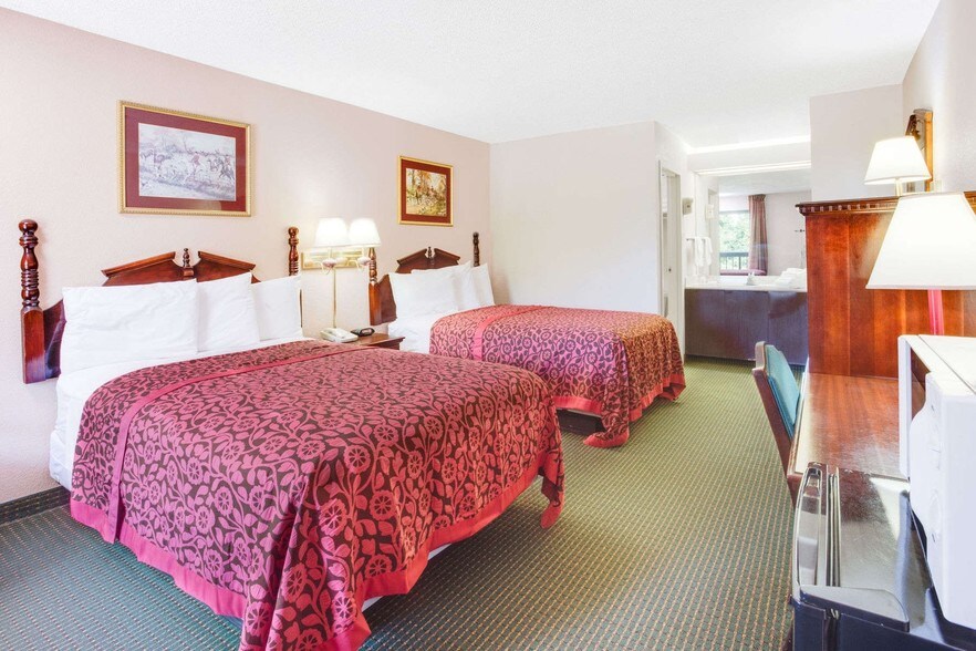 More Photos Of 2701 Highway 82 E, Greenville Hotel For Sale