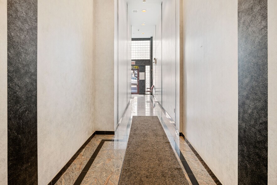 More Photos Of 21008 Northern Blvd, Bayside Medical For Lease