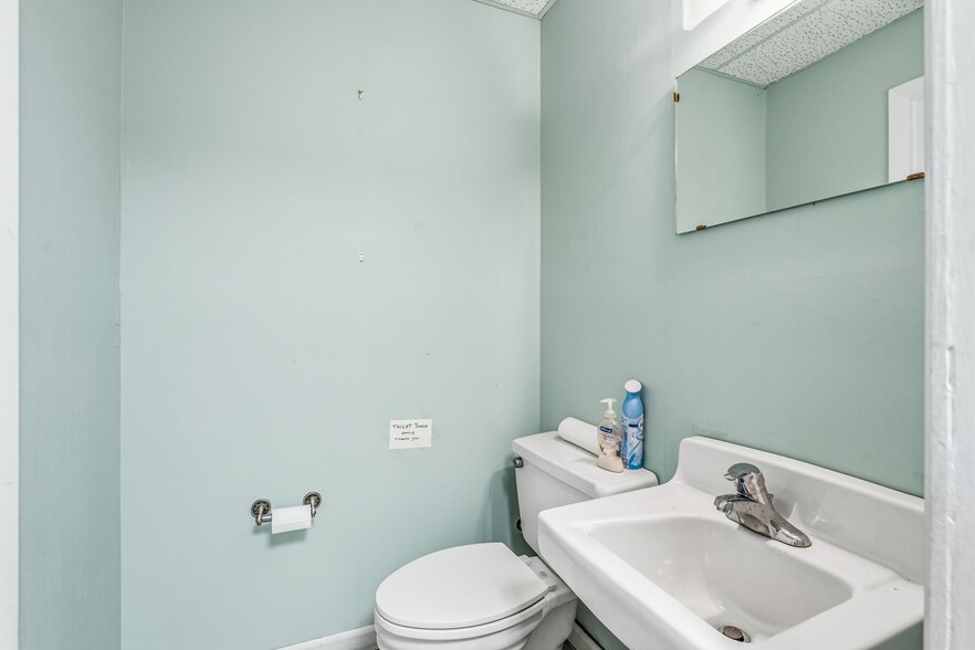 More Photos Of 2145 15th Ave, Vero Beach Office For Sale