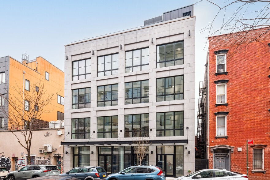 More Photos Of 107 N 1st St, Brooklyn Office For Lease