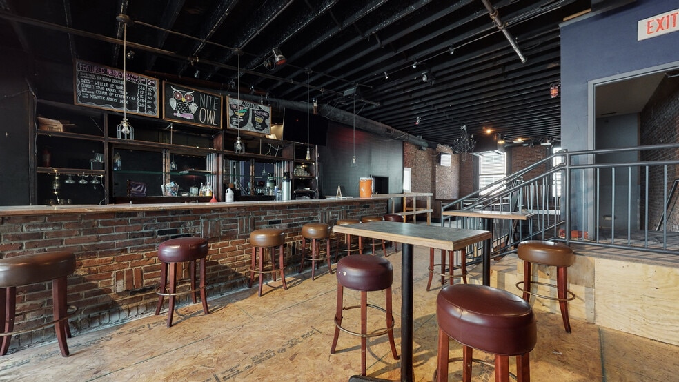 More Photos Of 116 E Main St, Louisville Bar For Sale