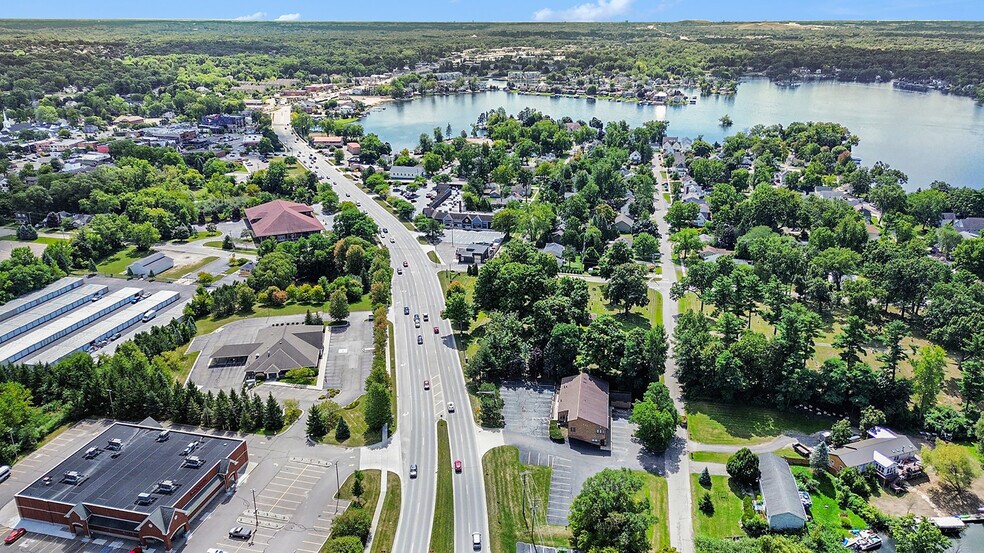 More Photos Of 425 N Park Blvd, Lake Orion Medical For Sale