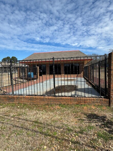 More Photos Of 3118 Estes Pky, Longview Fast Food For Sale