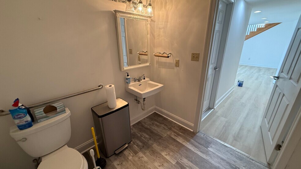 More Photos Of 4200 William Penn Hwy, Easton General Retail For Lease