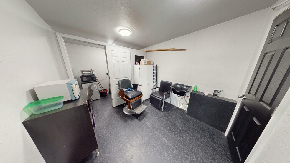 More Photos Of 101 W 1st St, Sanford Storefront For Sale