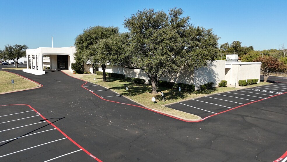 More Photos Of 6801 Meadowbrook Dr, Fort Worth Specialty For Sale