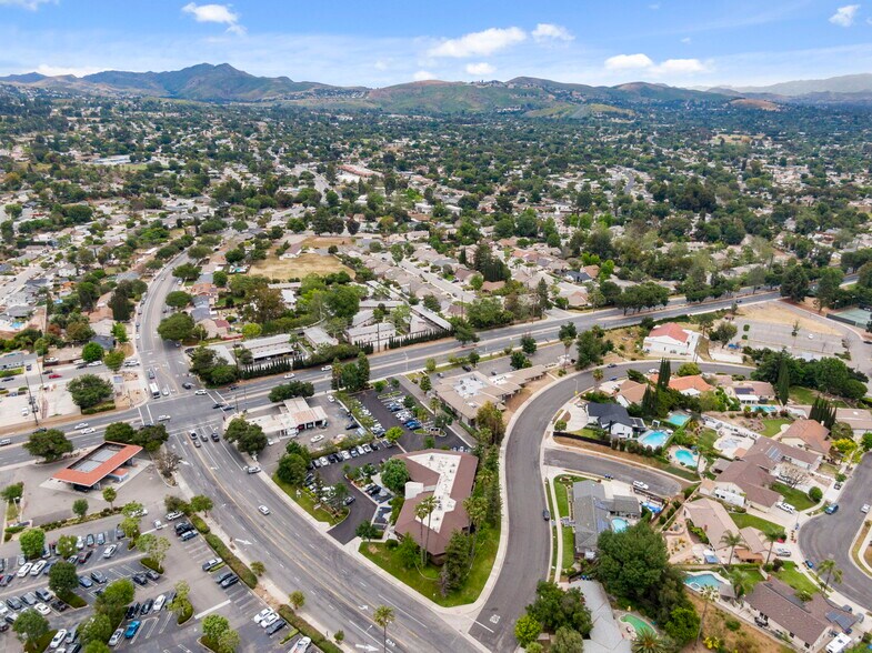 More Photos Of 430 E Avenida de los Arboles, Thousand Oaks Medical For Lease