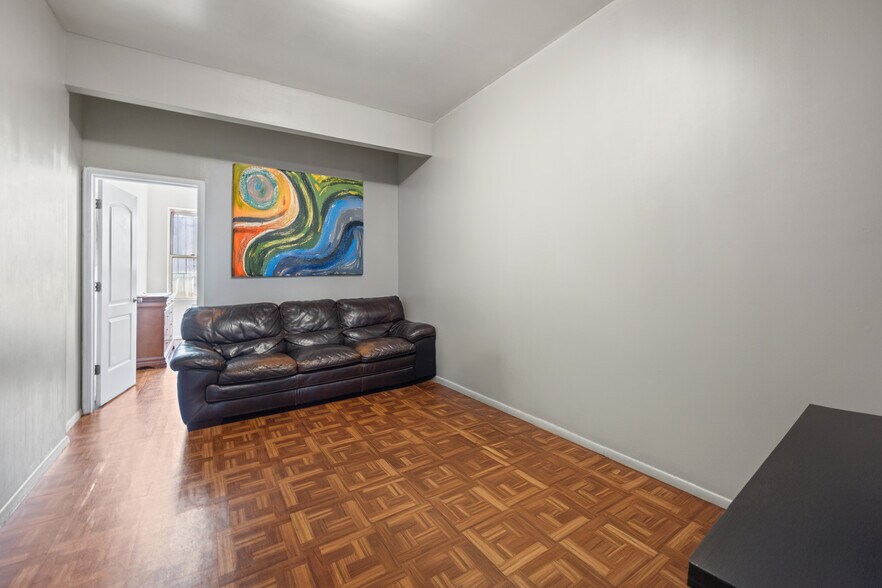 More Photos Of 566 Grandview Ave, Ridgewood Apartments For Sale