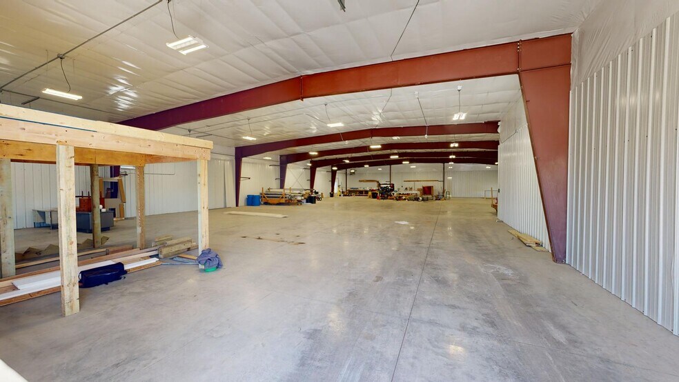 More Photos Of 1985 American Dr, Neenah Flex For Sale