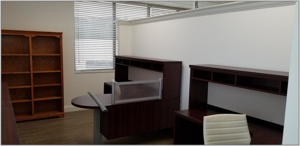 More Photos Of 2375 Tamiami Trl N, Naples Loft Creative Space For Sale