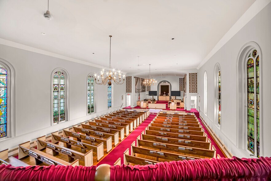 More Photos Of 132 W High St, Somerville Religious Facility For Sale