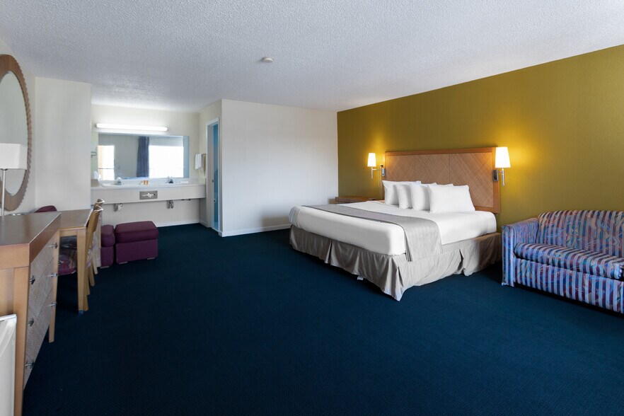 More Photos Of 820 Market St, Cheraw Hotel For Sale