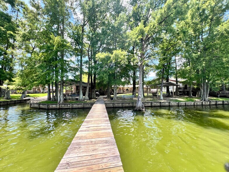 More Photos Of 1424 Fisherman Dr, Ferriday Hotel For Sale