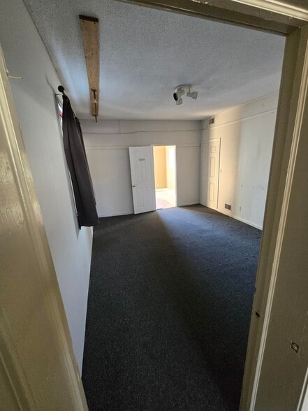 More Photos Of 407 SW Mo-7 Hwy, Blue Springs Freestanding For Sale