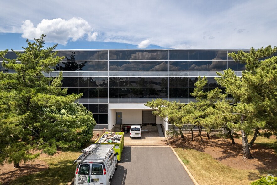 More Photos Of 371 Hoes Ln, Piscataway Office For Lease