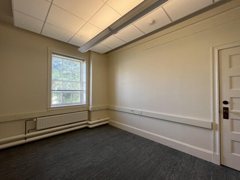 More Photos Of 1808 Wedemeyer St, San Francisco Office For Lease