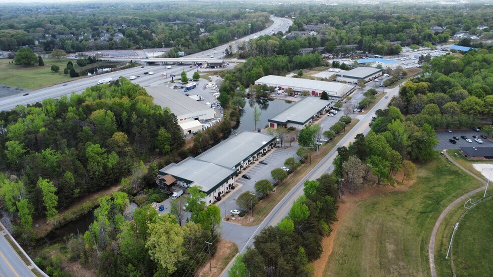 More Photos Of 319 Garlington Rd, Greenville Light Distribution For Lease
