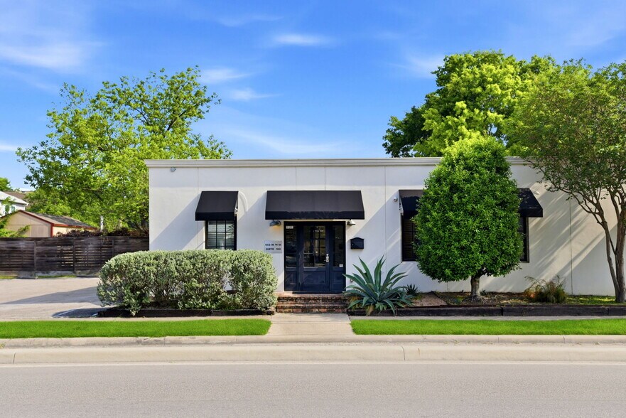 More Photos Of 603 W 11th St, Houston Office For Lease