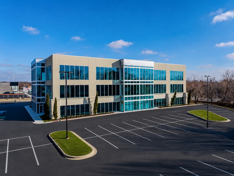 More Photos Of 2700 SE S St, Bentonville Office For Lease