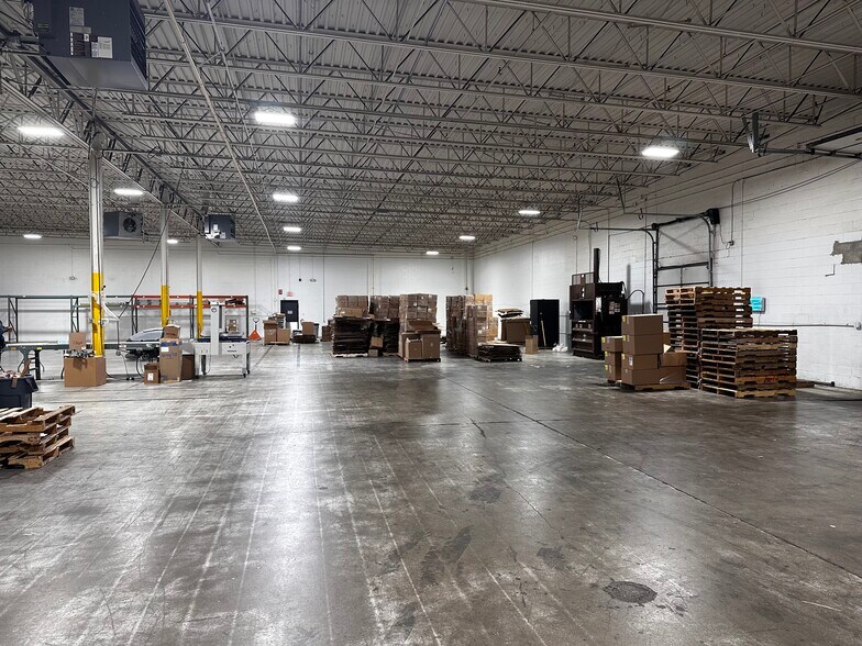 More Photos Of 175 E Broadway Ave, Westerville Warehouse For Lease