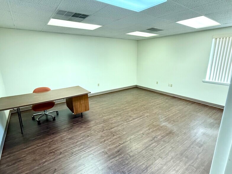 More Photos Of 108 S Main St, Madisonville Office Residential For Sale