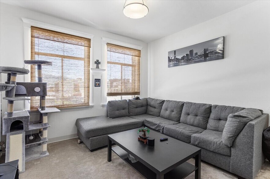 More Photos Of 498 25th St, Oakland Apartments For Sale