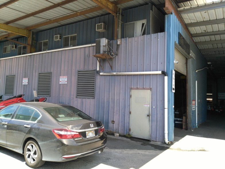 More Photos Of 689 Kakoi St, Honolulu Warehouse For Lease