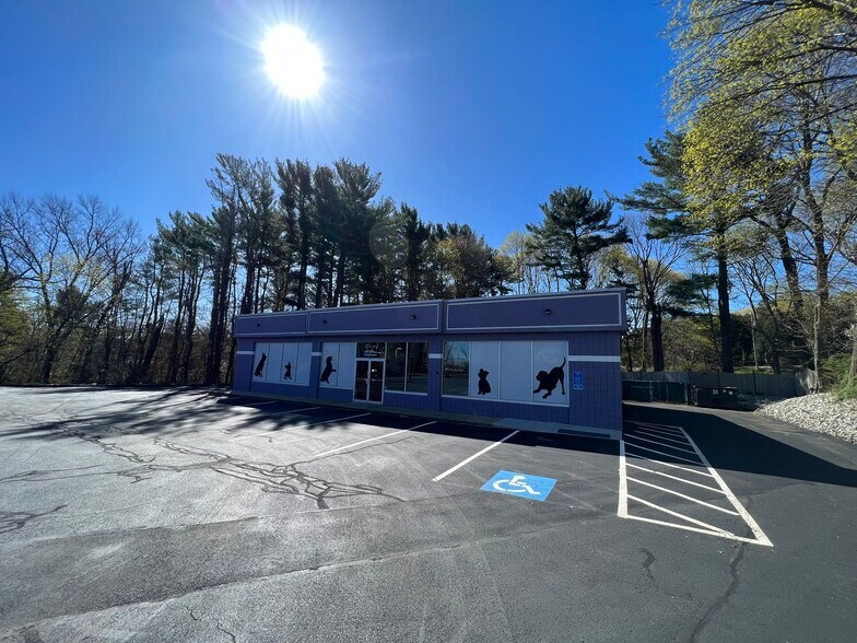 More Photos Of 114R Main St, Kingston Storefront For Lease