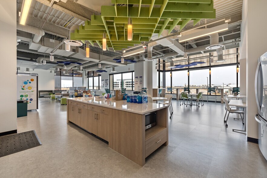 More Photos Of 2929 W Navigator Dr, Meridian Office For Lease