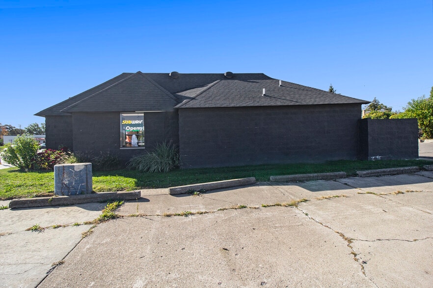 More Photos Of 4703 N Crooks Rd, Royal Oak Fast Food For Sale