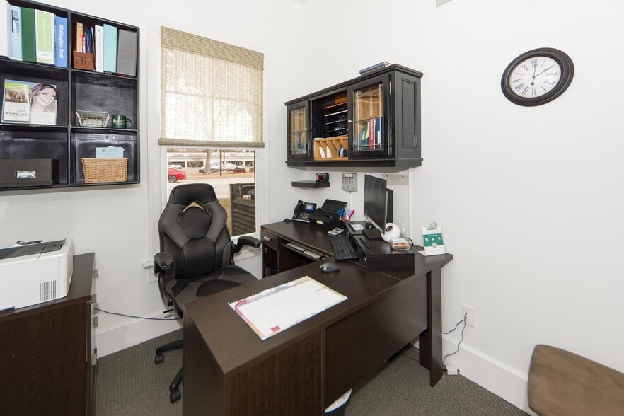 More Photos Of 531 Folly Rd, Charleston Medical For Sale